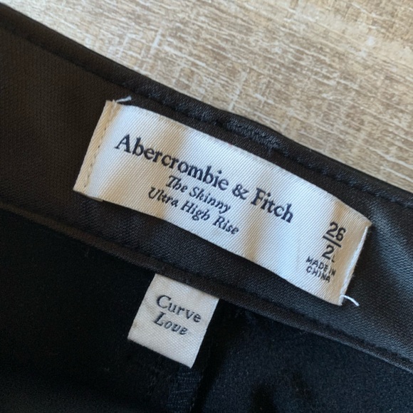 Abercrombie & Fitch The Skinny Ultra High Rise Faux Leather Ankle Slit Pants 26L - Picture 5 of 13